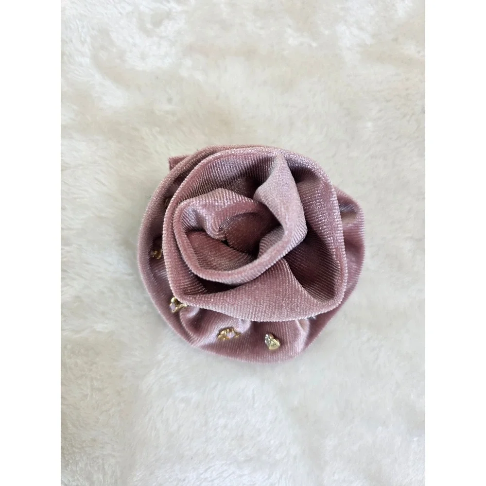 Urban Outfitters Velvet Rose Pin Flower With‎ pairs of post earrings